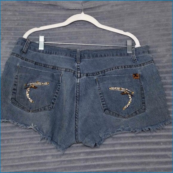size 15/16 X-tasy daisy duke cut off shorts - Picture 3 of 4